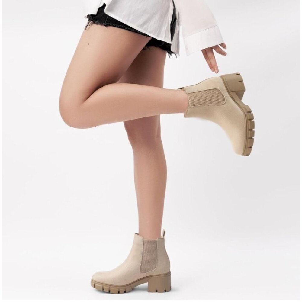 Anklet Womens Beige Chelsea Boots With Chunky Heel & Elastic Sides Size 9